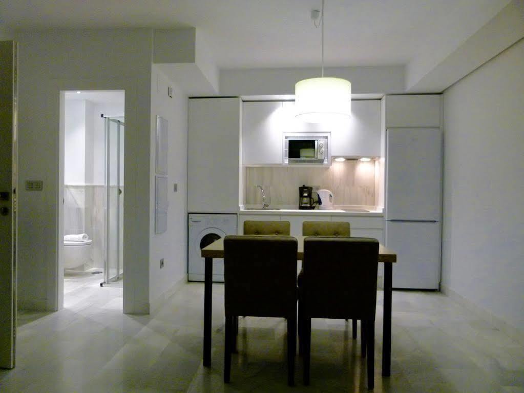 Urbanliving Gran Capitan Apartment กรานาดา ภายนอก รูปภาพ